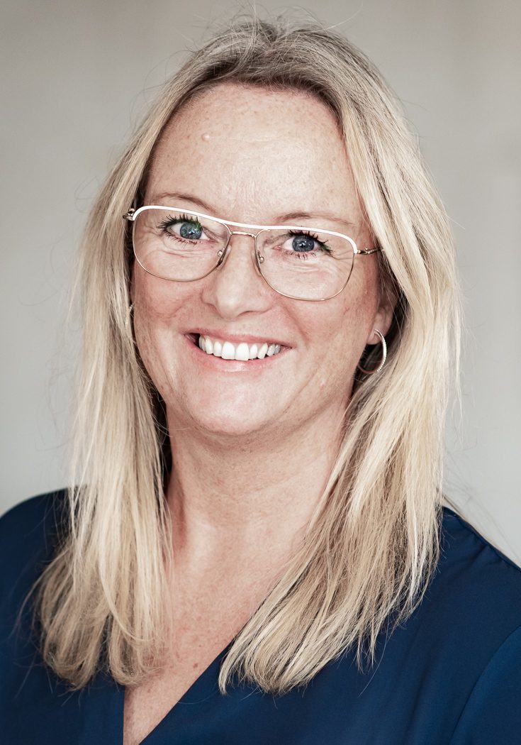 Anette porträtt till visitkort färg